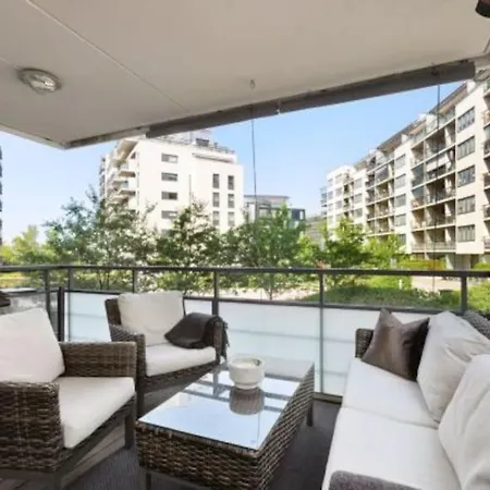 Wow, With Great Location *
